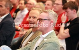 27.08.25 VfB Stuttgart Dunkelroter Tisch Spezial