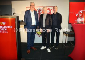 06.02.25 VfB Stuttgart Dunkelroter Tisch