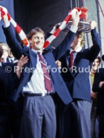 26.05.1984 VfB Stuttgart Meisterschaft 1984 Empfang Rathaus