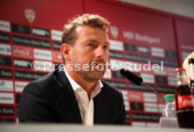 VfB Stuttgart PK Vorstellung Trainer Weinzierl