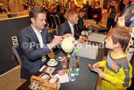 VfB Stuttgart Autogrammstunde Breuninger