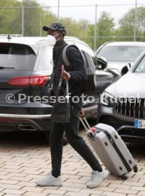 12.05.21 VfB Stuttgart Ankunft Spieler Quarant&auml;ne Trainingslager Wald-Hotel Stuttgart