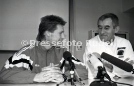 22.01.94 Pressekonferenz Oliver M&ouml;ller Hamburger SV nach Attenat in Stuttgart