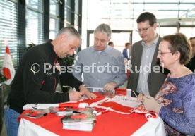 VfB Stuttgart Pressekonferenz fairplay Aktion