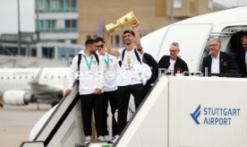 25.05.25 VfB Stuttgart Ankunft Flughafen Stuttgart aus Berlin DFB-Pokal Sieg