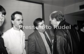 22.01.94 Pressekonferenz Oliver M&ouml;ller Hamburger SV nach Attenat in Stuttgart