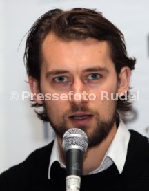 Stuttgarter Kickers Pressekonferenz Vorstellung Neuer Trainer