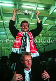 16.05.1992 VfB Stuttgart Meisterschaft Empfang Flughafen