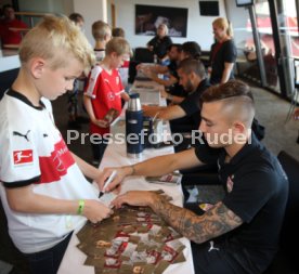 VfB Stuttgart Fritzle Club Autogrammstunde