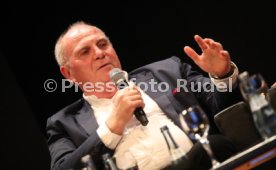 Podiumsdiskussion Stuttgart Liederhalle Wolfgang Dietrich, Mario Gomez, Uli Hoene&szlig;