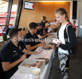 VfB Stuttgart Fritzle Club Autogrammstunde