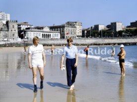 19.06.82 WM 1982 DFB Spieler am Strand