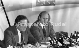 16.01.90 VfB Stuttgart PK Vorstellung Manager Hoene&szlig;