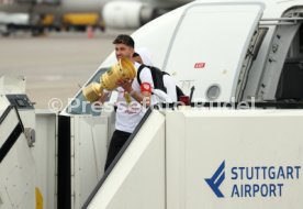 25.05.25 VfB Stuttgart Ankunft Flughafen Stuttgart aus Berlin DFB-Pokal Sieg