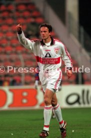 DFB-Pokal KFC Uerdingen-VfB Stuttgart 0:4 Fredi Bobic Foto Rudel
