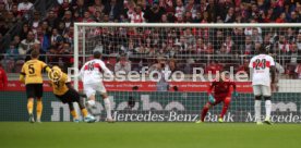 VfB Stuttgart - SG Dynamo Dresden