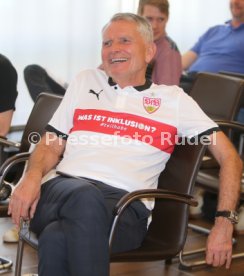 VfB Stuttgart Pressekonferenz  Wolfgang Dietrich ( VFB Pr&auml;sident).