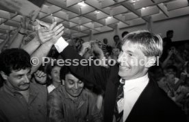 16.05.1992 VfB Stuttgart Meisterschaft Empfang Flughafen