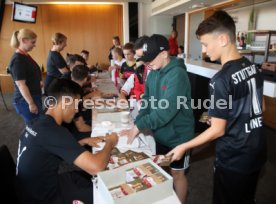 VfB Stuttgart Fritzle Club Autogrammstunde