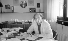 02.04.90 VfB Stuttgart Dieter Hoene&szlig;