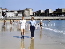 19.06.82 WM 1982 DFB Spieler am Strand