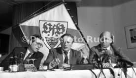 16.01.90 VfB Stuttgart PK Vorstellung Manager Hoene&szlig;