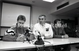 22.01.94 Pressekonferenz Oliver M&ouml;ller Hamburger SV nach Attenat in Stuttgart