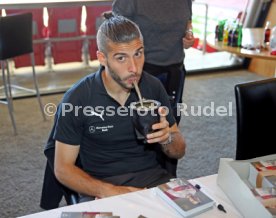 VfB Stuttgart Fritzle Club Autogrammstunde