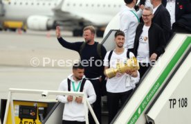 25.05.25 VfB Stuttgart Ankunft Flughafen Stuttgart aus Berlin DFB-Pokal Sieg