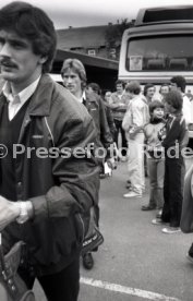 17.05.81 Ankunft DFB Nationalspieler Schlosshotel Monrepos Ludwigsburg