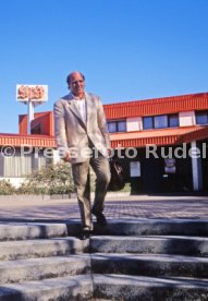 16.01.90 VfB Stuttgart PK Vorstellung Manager Hoene&szlig;