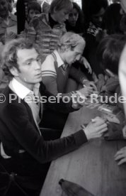 02.10.77 Autogrammstunde Firma Leonberger Hoene&szlig; Br&uuml;der