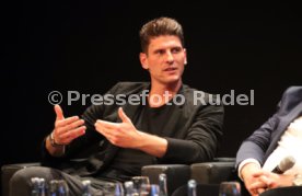 Podiumsdiskussion Stuttgart Liederhalle Wolfgang Dietrich, Mario Gomez, Uli Hoene&szlig;