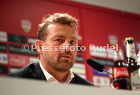 VfB Stuttgart PK Vorstellung Trainer Weinzierl