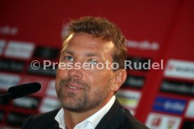 VfB Stuttgart PK Vorstellung Trainer Weinzierl