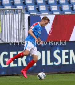 Fu&szlig;ball  2.Bundesliga Holstein Kiel vs. VfB Stuttgart