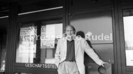02.04.90 VfB Stuttgart Dieter Hoene&szlig;