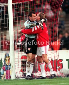 VfB Stuttgart-VfL Bochum 2:0 li. TW Franz Wohlfahrt re. TW-Trainer Jochen R&uuml;cker Foto Rudel