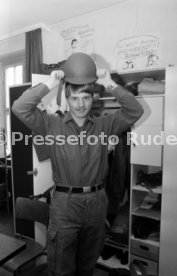 02.04.82 VfB Stuttgart Peter Reichert Bundeswehr