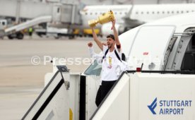 25.05.25 VfB Stuttgart Ankunft Flughafen Stuttgart aus Berlin DFB-Pokal Sieg