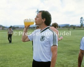 05.06.86 DFB Training Galindo