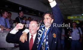 16.05.1992 VfB Stuttgart Meisterschaft Empfang Flughafen