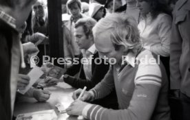 02.10.77 Autogrammstunde Firma Leonberger Hoene&szlig; Br&uuml;der