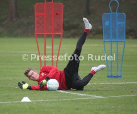 Jonathan Klinsmann Training bei VFB Stuttgart II Team.