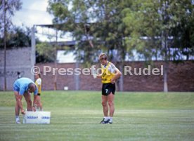 05.06.86 DFB Training Galindo
