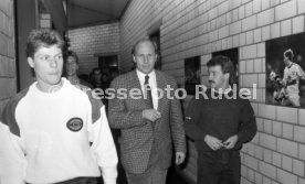 16.01.90 VfB Stuttgart PK Vorstellung Manager Hoene&szlig;