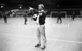 18.01.87 Stuttgarter Kickers Training Schleyer-Halle