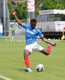 Fu&szlig;ball  2.Bundesliga Holstein Kiel vs. VfB Stuttgart