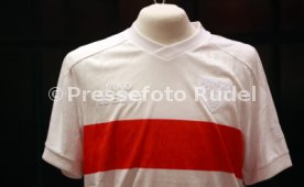 27.08.25 VfB Stuttgart Dunkelroter Tisch Spezial
