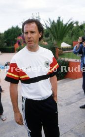 07.06.86 DFB Quartier Galindo